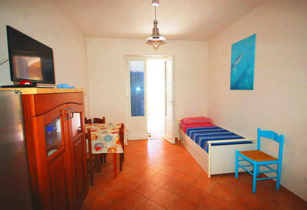 Casa Balena Bianca Lägenhet Lacona Exteriör bild